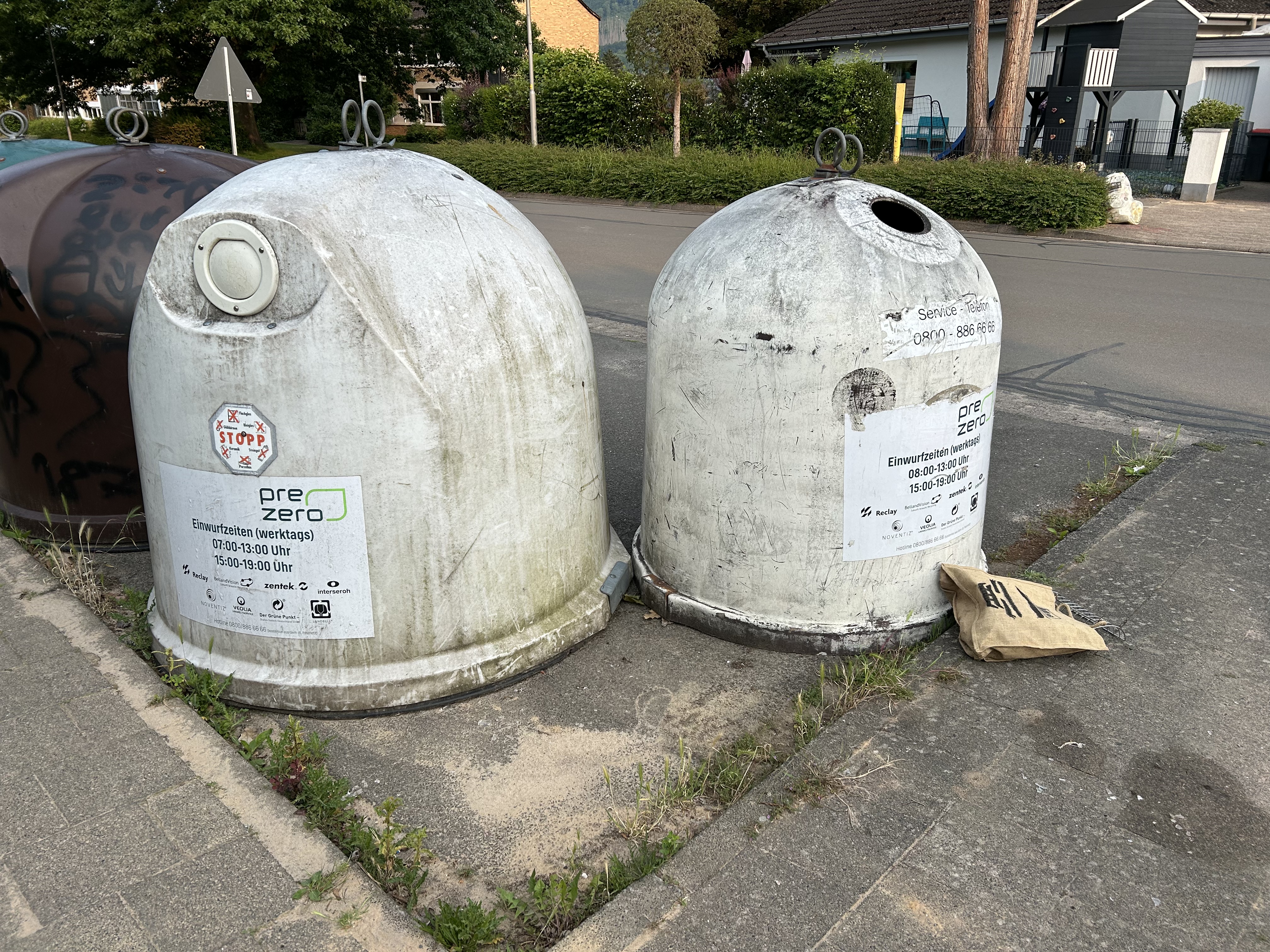 Littered and dangerous? Trouble over glass containers on Schulstraße in ...